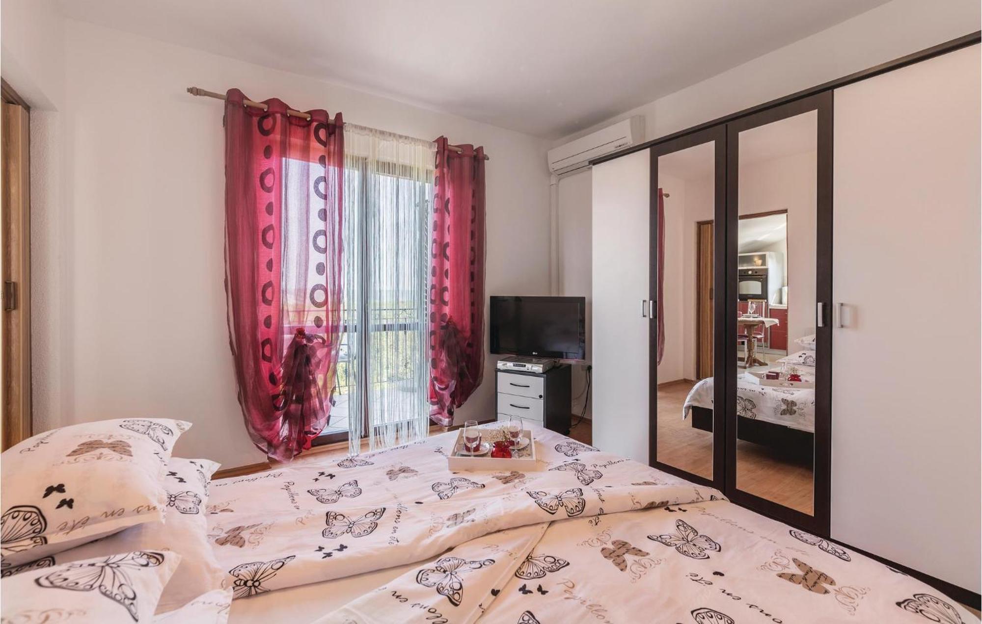 Pet Friendly Apartment In Koromacno With Wifi Eksteriør bilde