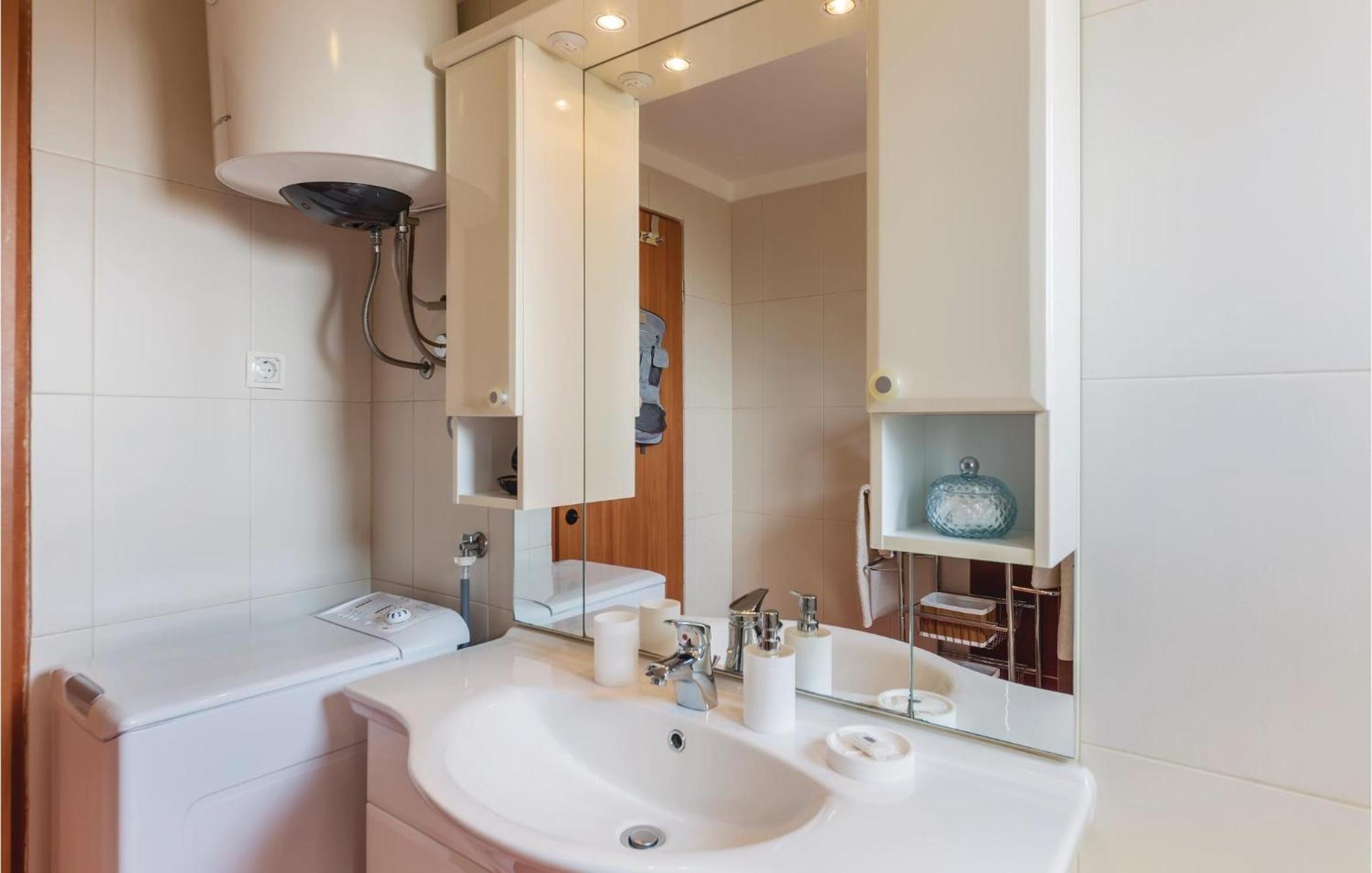 Pet Friendly Apartment In Koromacno With Wifi Eksteriør bilde