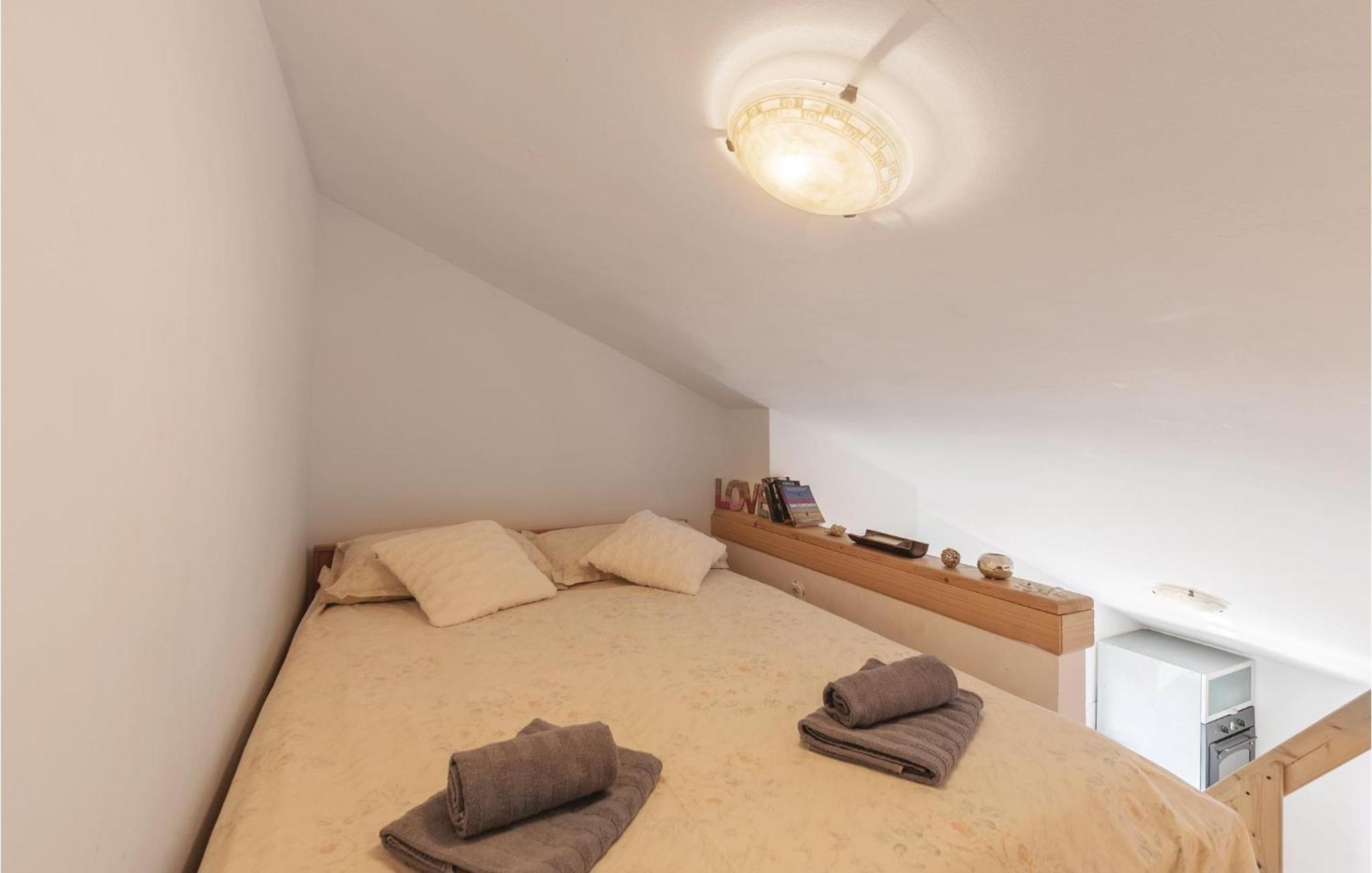 Pet Friendly Apartment In Koromacno With Wifi Eksteriør bilde